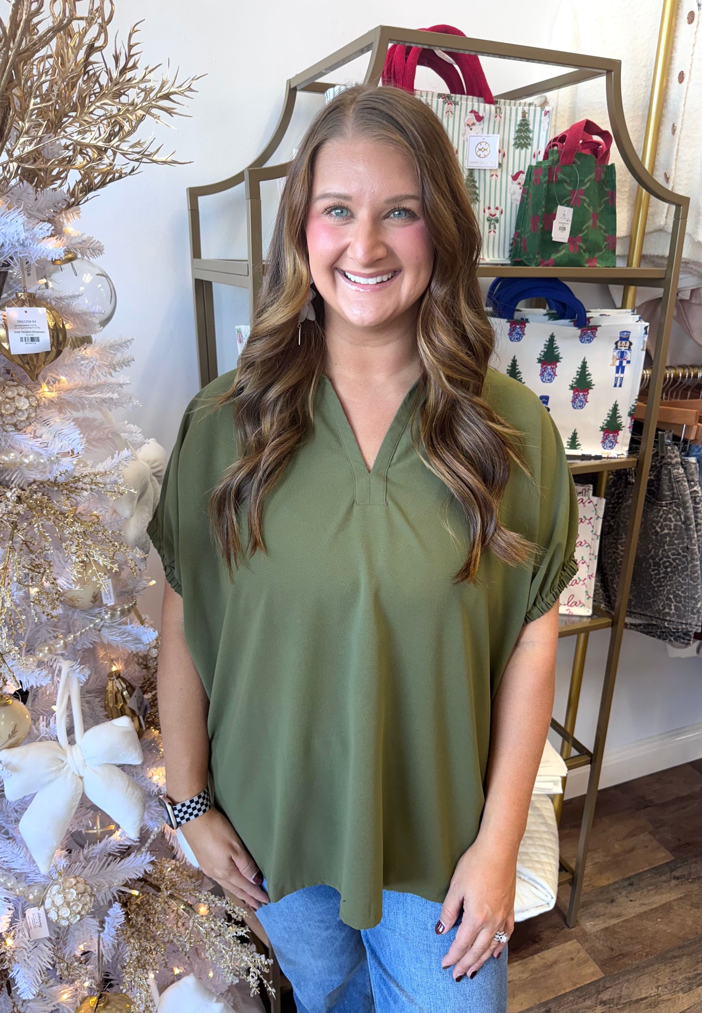 Keep it Casual Top-Olive (PLUS)