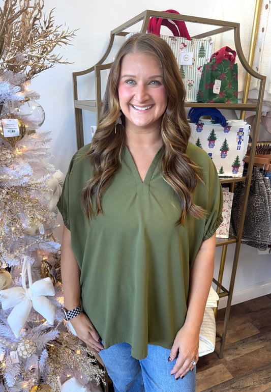 Keep it Casual Top-Olive (PLUS)