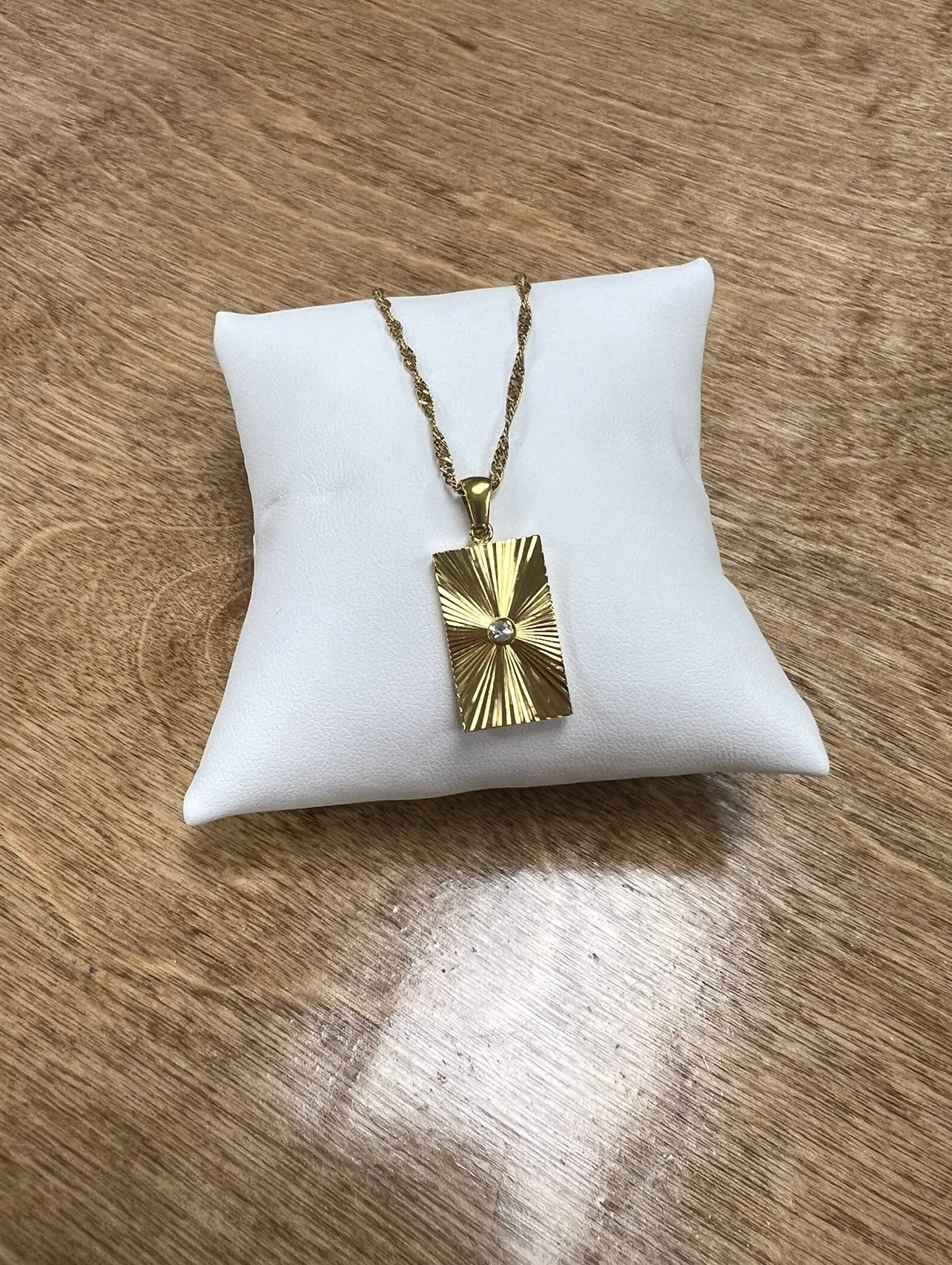 Gold Pendent Necklace